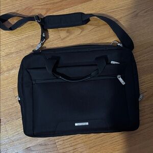 Samsonite Black fits up to   
15.6 Laptop Bag (unisex)